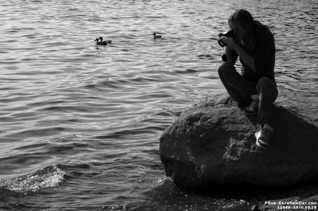 22649CrBwLe - Photo Expedition with Julia at Rotary Park - Her Father's Day gift to me